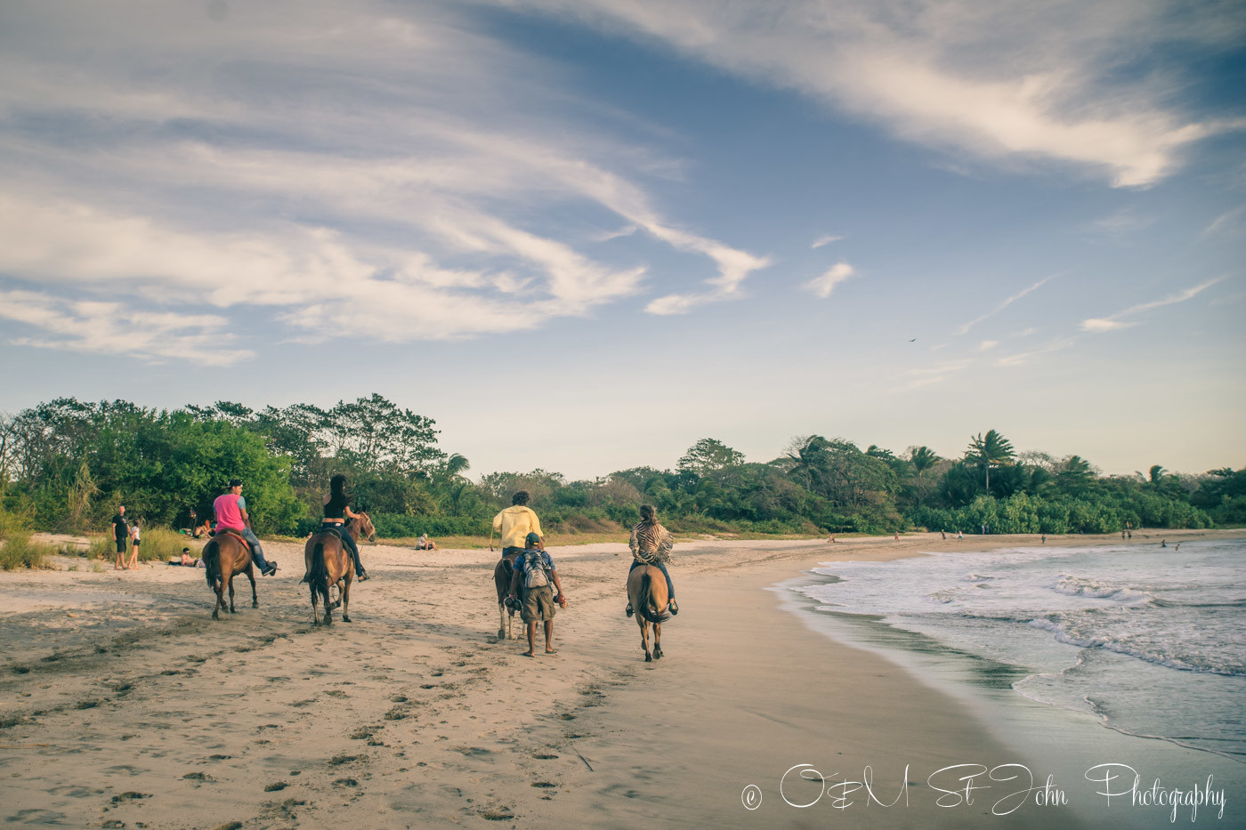 哥斯达黎加的诺萨拉海滩:诺萨拉骑马