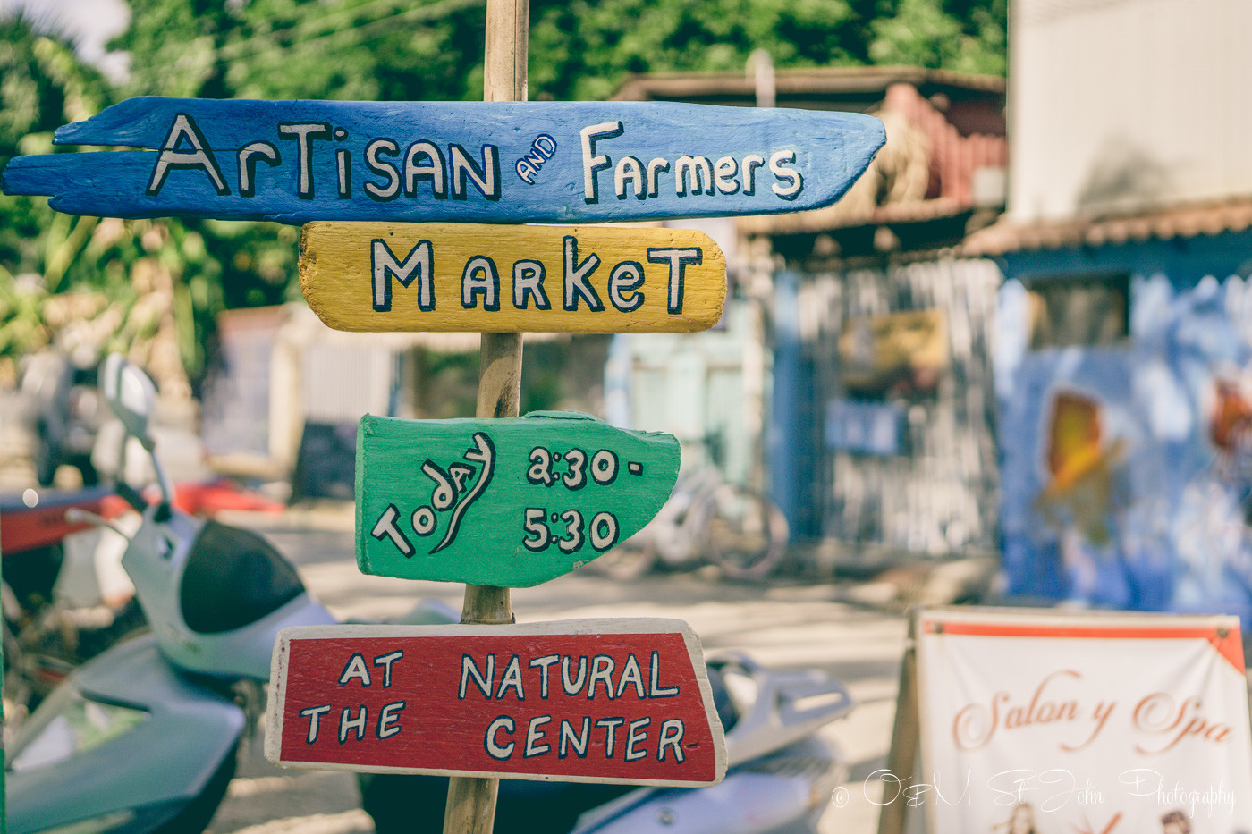 普拉亚萨马拉的工匠市场标志。Guanacaste。哥斯达黎加