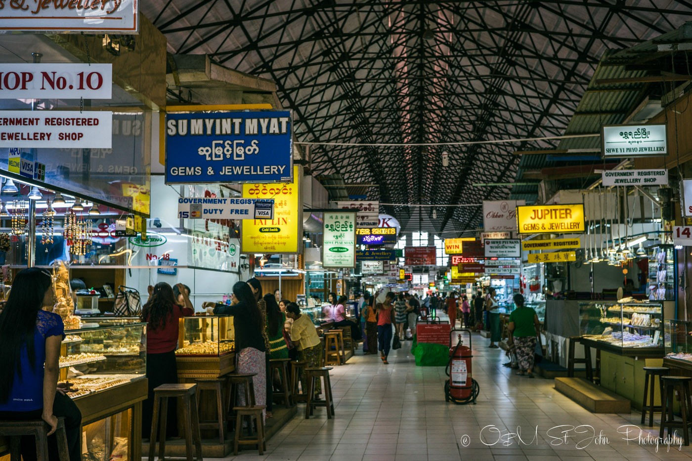 3天仰光:昂山市场。仰光。缅甸